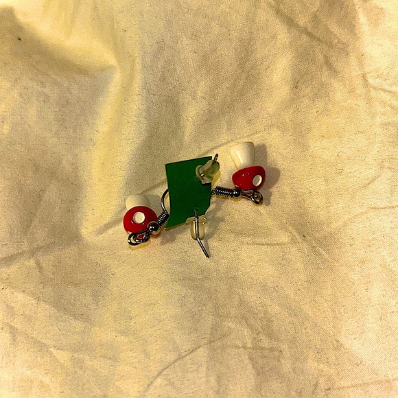 A pair of nwt red magic mushrooms earrings hypoallergenic rare handmade !! - Picture 3 of 4